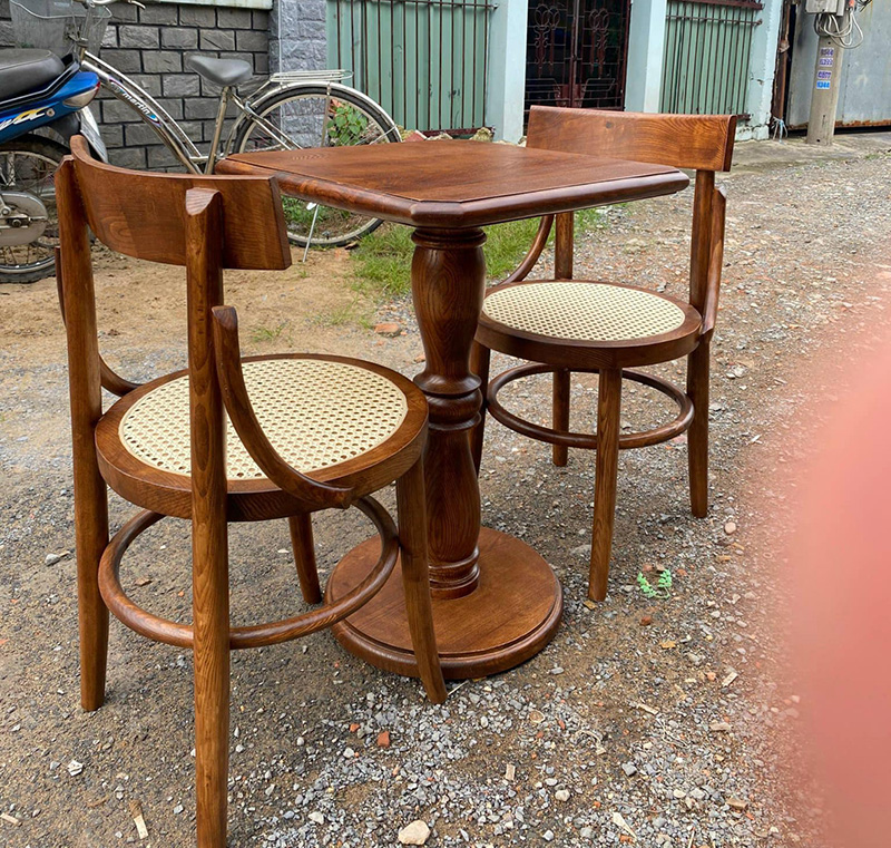 Các loại gỗ sử dụng làm bàn ghế quán cafe hiện nay