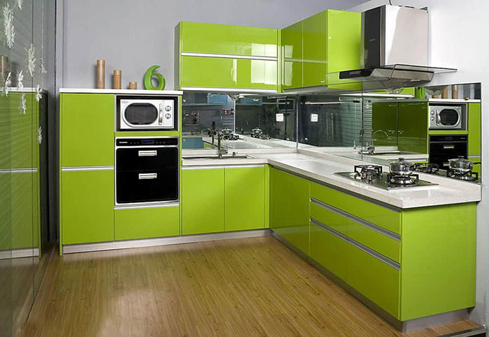 Mẫu tủ bếp Acrylic màu xanh lá cây mát mẻ